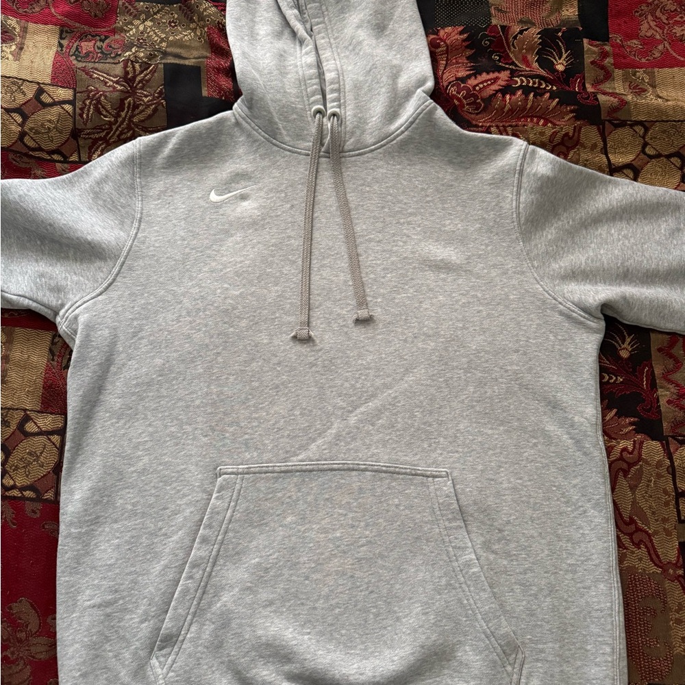 Nike Heather Grey Men’s Pullover Hoodie